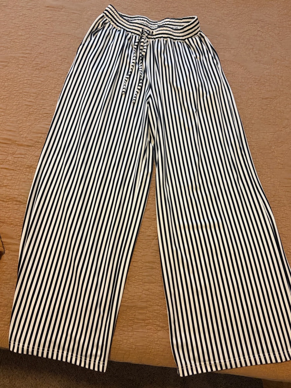Women’s Black & White Stripe Wide-Leg Pants